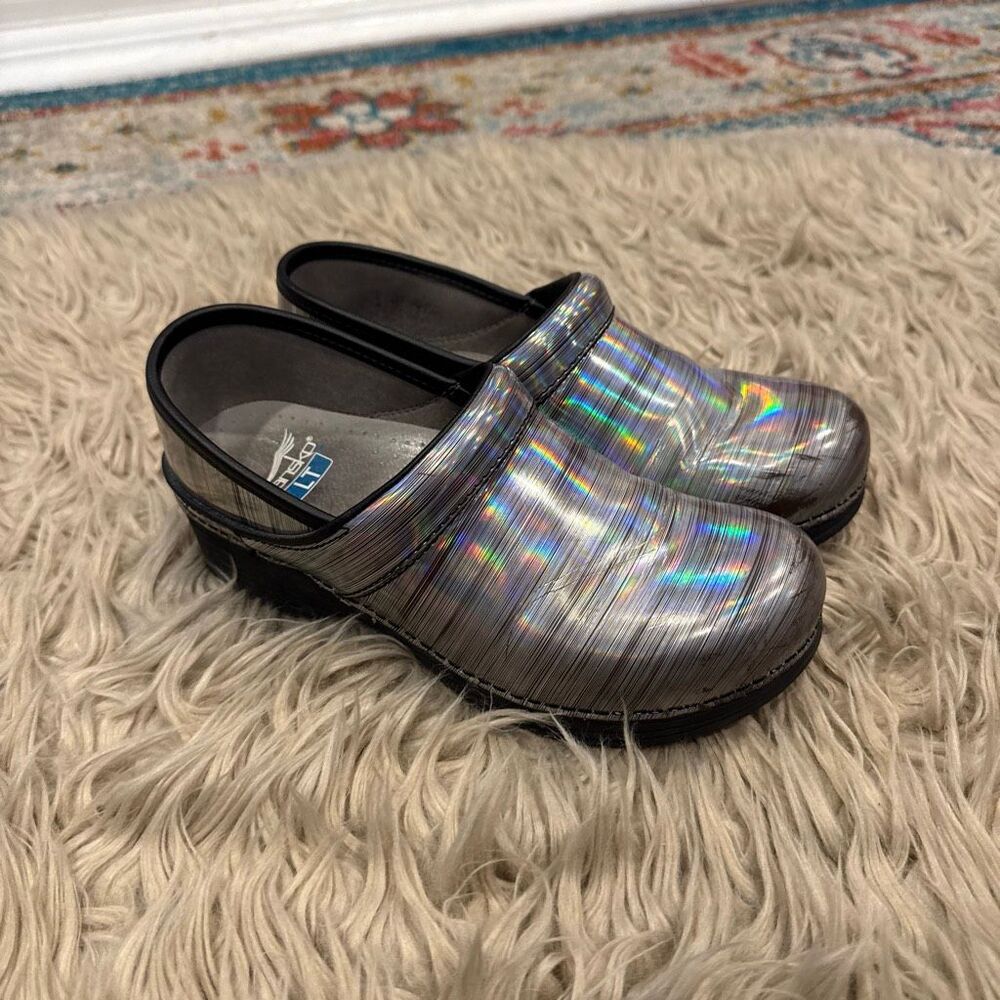 Dansko clogs size 38 (7.5-8)